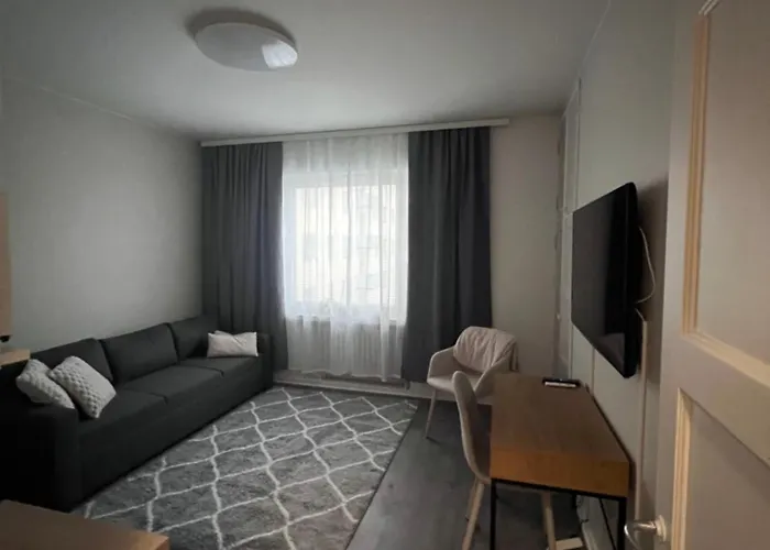 Newly Renovated In Centrum Of Apartment *